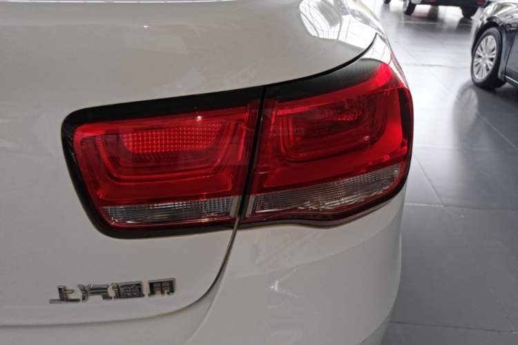 Used Chevrolet Malibu 2017 1.5T Automatic Luxury Edition Right Rear Taillight