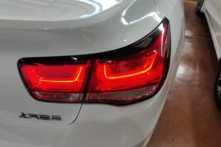 Used Chevrolet Malibu 2017 1.5T Automatic Luxury Edition Right Rear Taillight