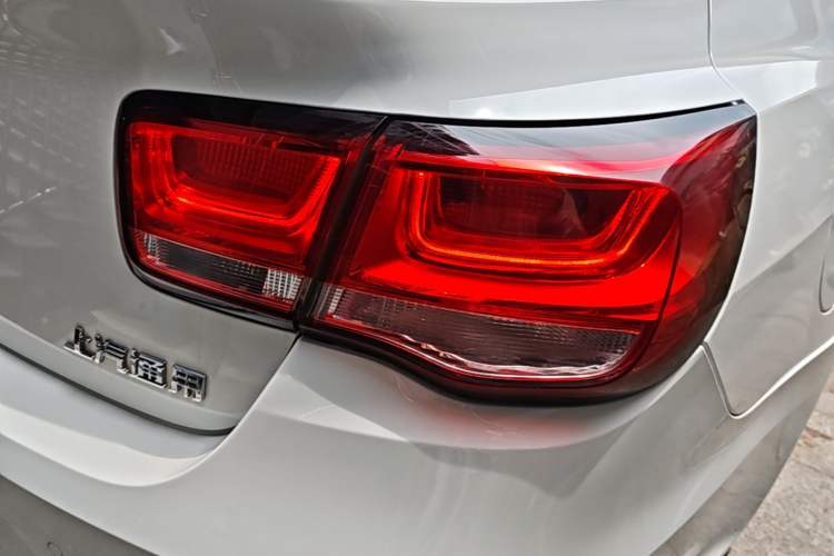 Used Chevrolet Malibu 2017 1.5T Automatic Luxury Edition Right Rear Taillight
