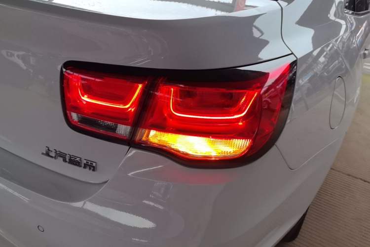 Used Chevrolet Malibu 2017 1.5T Automatic Comfort Edition Right Rear Taillight