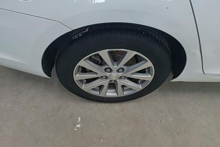 Used Chevrolet Malibu 2017 1.5T Automatic Luxury Edition Right Rear Wheel Hub