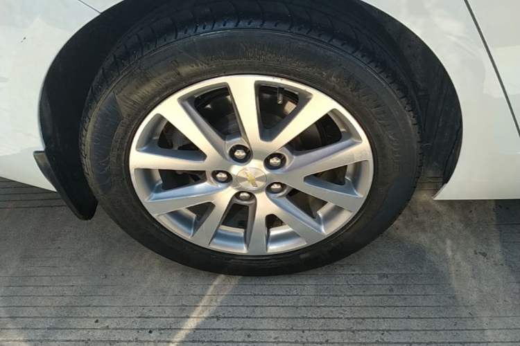 Used Chevrolet Malibu 2017 1.5T Automatic Luxury Edition Right Rear Wheel Hub
