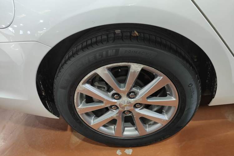 Used Chevrolet Malibu 2017 1.5T Automatic Luxury Edition Right Rear Wheel Hub