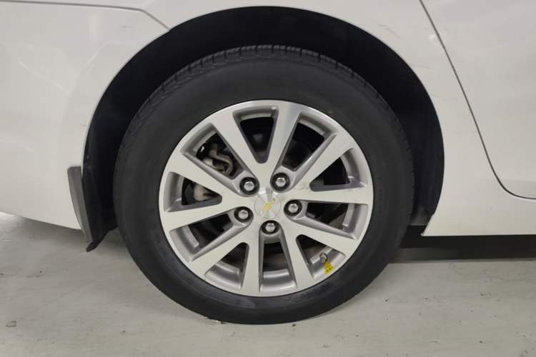 Used Chevrolet Malibu 2017 1.5T Automatic Luxury Edition Right Rear Wheel Hub
