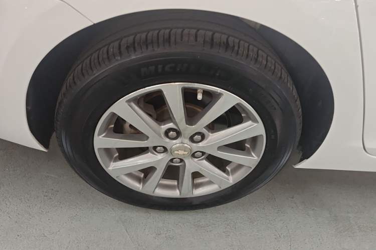 Used Chevrolet Malibu 2017 1.5T Automatic Luxury Edition Right Rear Wheel Hub