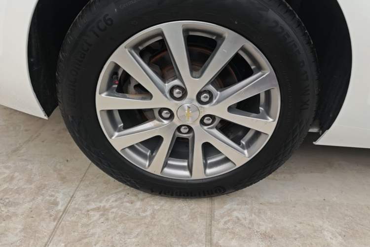 Used Chevrolet Malibu 2017 1.5T Automatic Luxury Edition Right Rear Wheel Hub