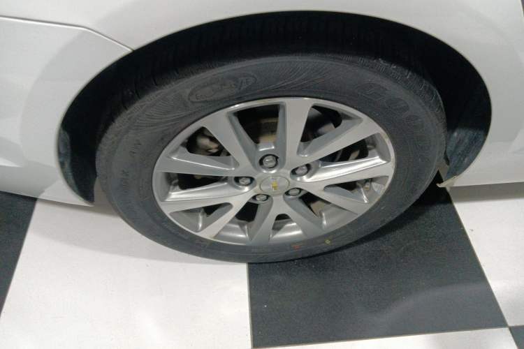Used Chevrolet Malibu 2017 1.5T Automatic Luxury Edition Right Rear Wheel Hub