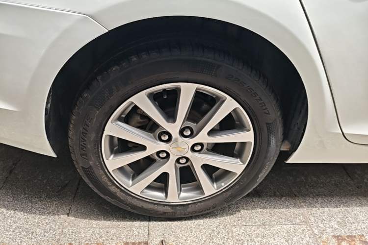 Used Chevrolet Malibu 2017 1.5T Automatic Luxury Edition Right Rear Wheel Hub