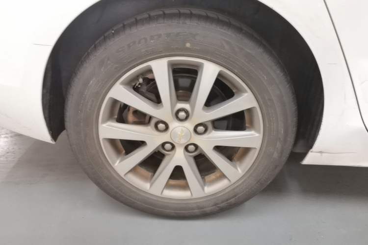 Used Chevrolet Malibu 2017 1.5T Automatic Luxury Edition Right Rear Wheel Hub