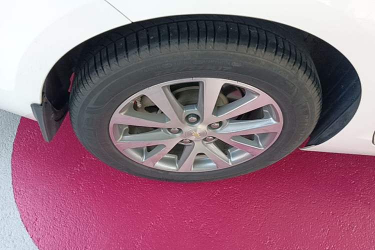 Used Chevrolet Malibu 2017 1.5T Automatic Luxury Edition Right Rear Wheel Hub