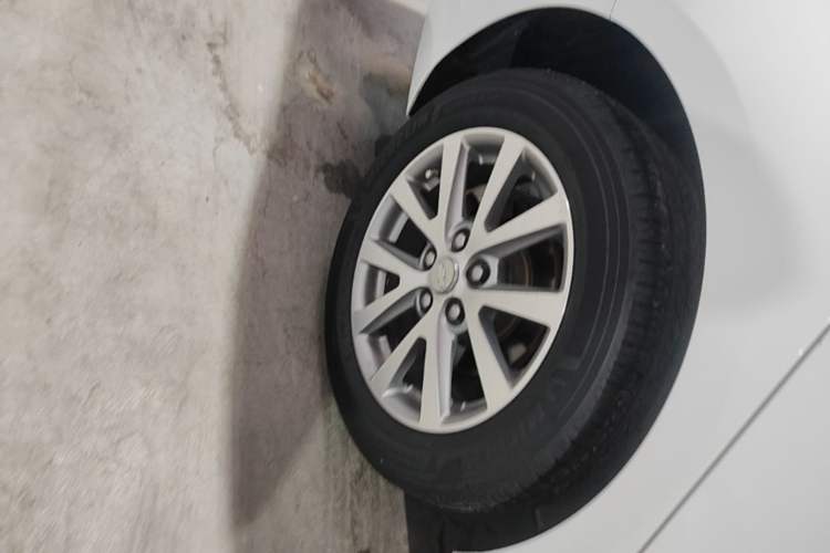 Used Chevrolet Malibu 2017 1.5T Automatic Luxury Edition Right Rear Wheel Hub