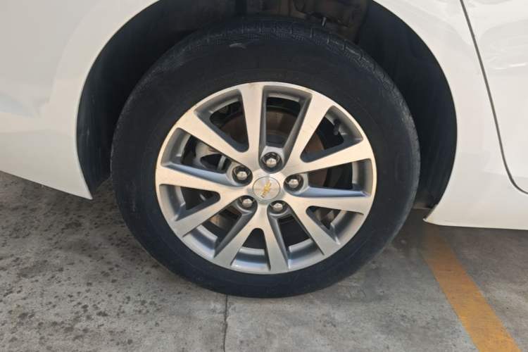 Used Chevrolet Malibu 2017 1.5T Automatic Luxury Edition Right Rear Wheel Hub