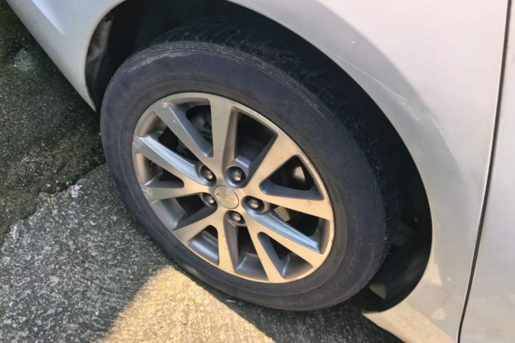 Used Chevrolet Malibu 2017 1.5T Automatic Luxury Edition Right Rear Wheel Hub