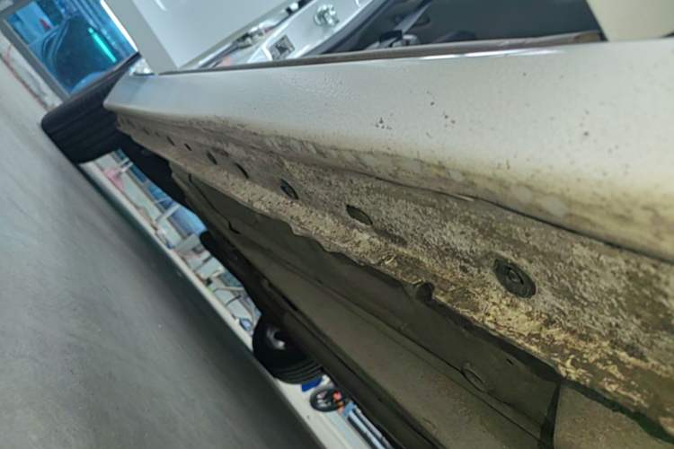 Used Chevrolet Malibu 2017 1.5T Automatic Luxury Edition Right Side Sill