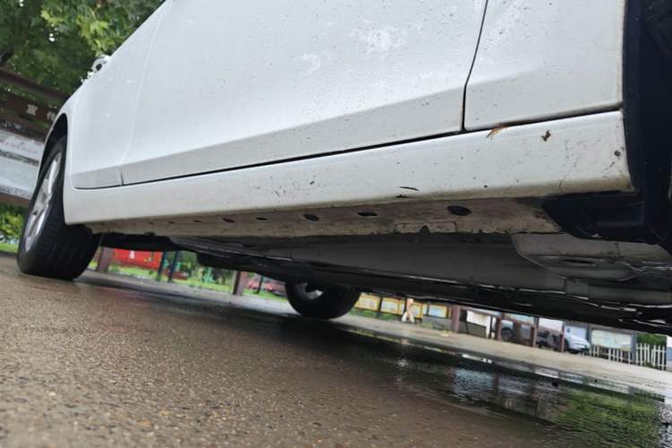 Used Chevrolet Malibu 2017 1.5T Automatic Luxury Edition Right Side Sill