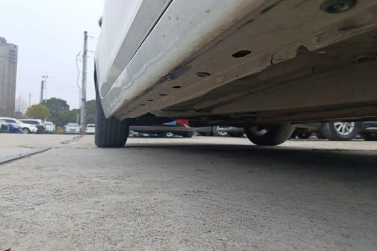 Used Chevrolet Malibu 2017 1.5T Automatic Luxury Edition Right Side Sill