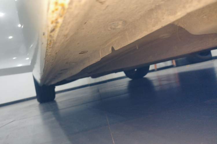 Used Chevrolet Malibu 2017 1.5T Automatic Luxury Edition Right Side Sill