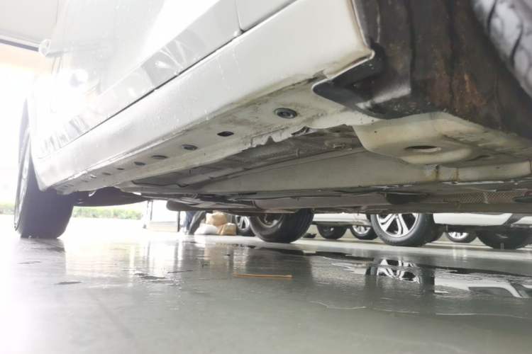 Used Chevrolet Malibu 2017 1.5T Automatic Comfort Edition Right Side Sill
