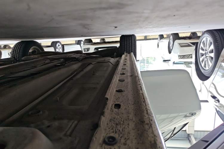 Used Chevrolet Malibu 2017 1.5T Automatic Luxury Edition Right Side Sill