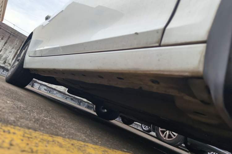Used Chevrolet Malibu 2017 1.5T Automatic Luxury Edition Right Side Sill