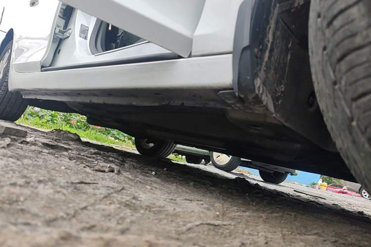 Used Chevrolet Malibu 2017 1.5T Automatic Luxury Edition Right Side Sill