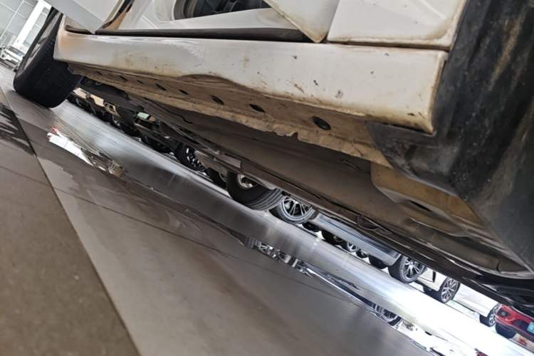 Used Chevrolet Malibu 2017 1.5T Automatic Comfort Edition Right Side Sill