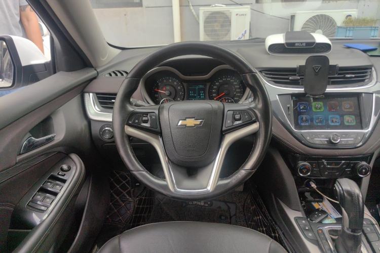 Used Chevrolet Malibu 2017 1.5T Automatic Luxury Edition Steering Wheel