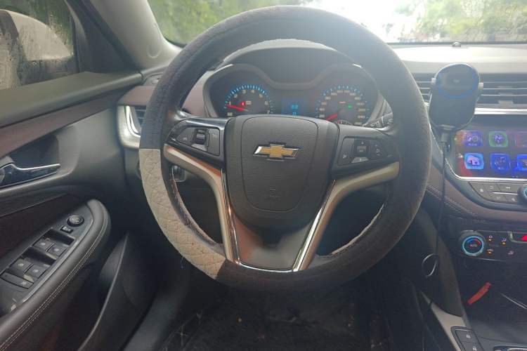 Used Chevrolet Malibu 2017 1.5T Automatic Luxury Edition Steering Wheel