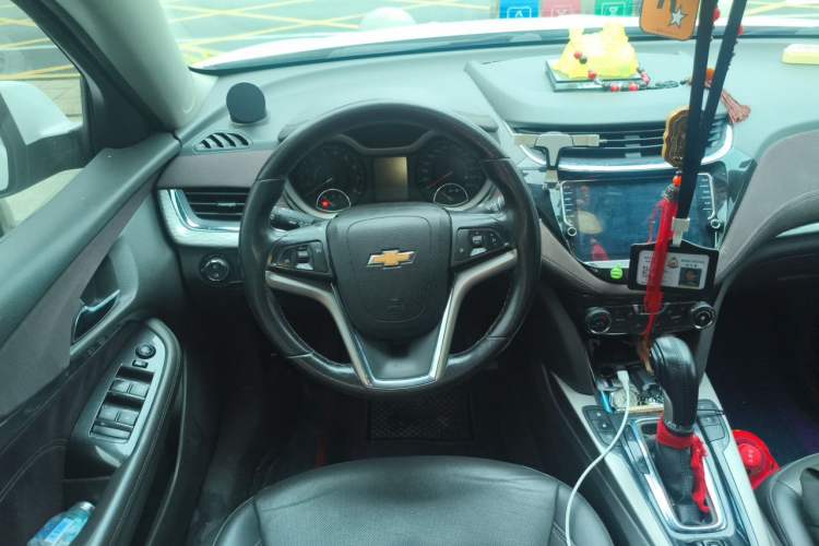 Used Chevrolet Malibu 2017 1.5T Automatic Luxury Edition Steering Wheel