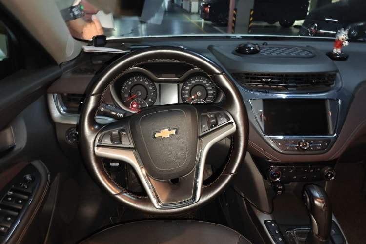 Used Chevrolet Malibu 2017 1.5T Automatic Luxury Edition Steering Wheel