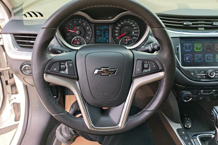 Used Chevrolet Malibu 2017 1.5T Automatic Luxury Edition Steering Wheel