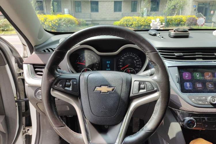 Used Chevrolet Malibu 2017 1.5T Automatic Luxury Edition Steering Wheel