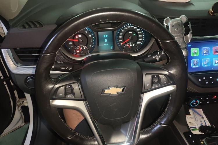 Used Chevrolet Malibu 2017 1.5T Automatic Luxury Edition Steering Wheel