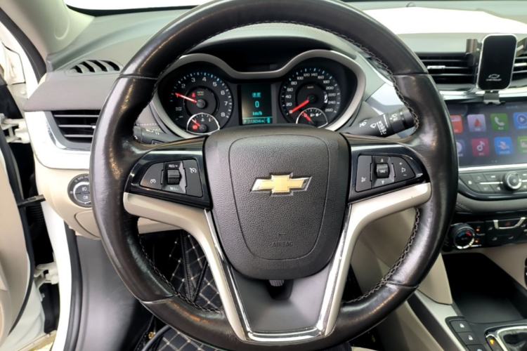 Used Chevrolet Malibu 2017 1.5T Automatic Luxury Edition Steering Wheel