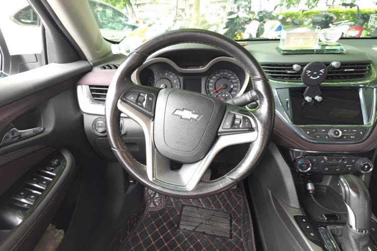 Used Chevrolet Malibu 2017 1.5T Automatic Luxury Edition Steering Wheel