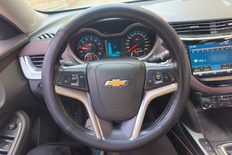 Used Chevrolet Malibu 2017 1.5T Automatic Luxury Edition Steering Wheel
