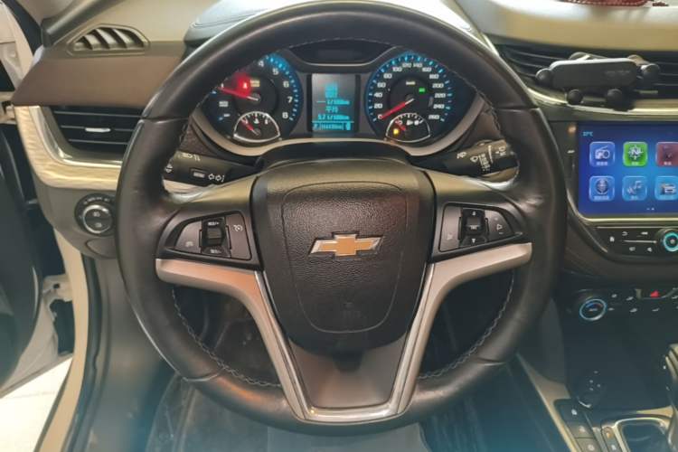 Used Chevrolet Malibu 2017 1.5T Automatic Luxury Edition Steering Wheel