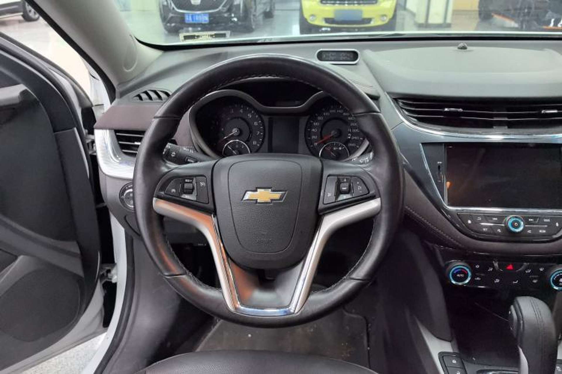 Used Chevrolet Malibu 2017 1.5T Automatic Luxury Edition Steering Wheel