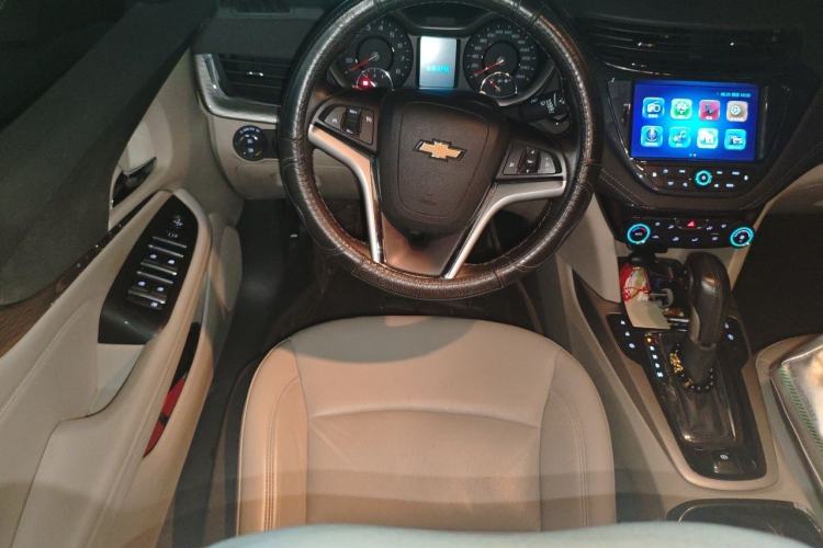 Used Chevrolet Malibu 2017 1.5T Automatic Luxury Edition Steering Wheel