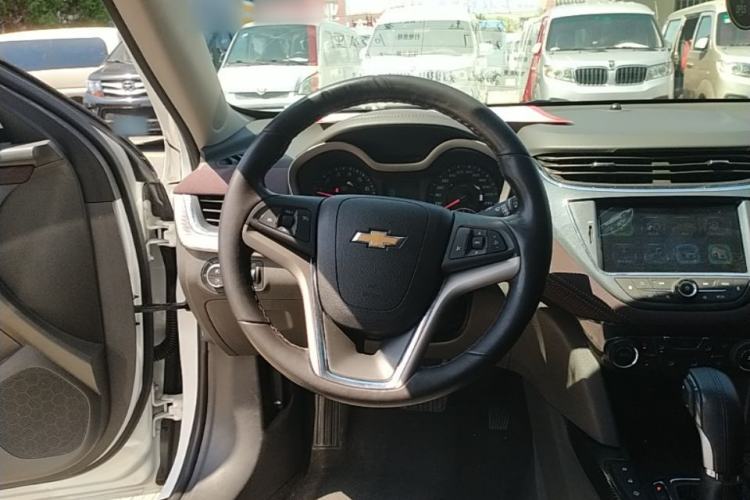 Used Chevrolet Malibu 2017 1.5T Automatic Luxury Edition Steering Wheel