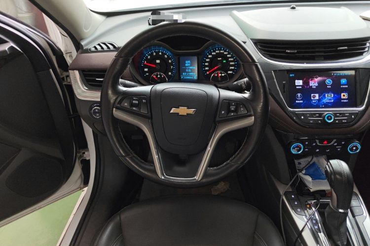 Used Chevrolet Malibu 2017 1.5T Automatic Luxury Edition Steering Wheel