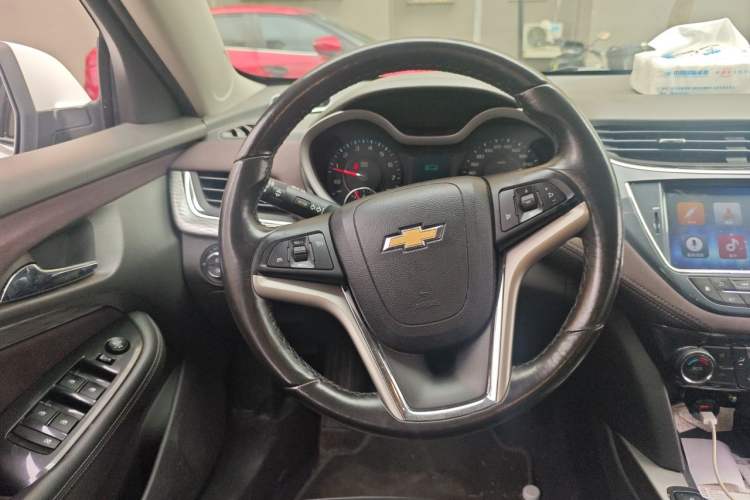Used Chevrolet Malibu 2017 1.5T Automatic Luxury Edition Steering Wheel