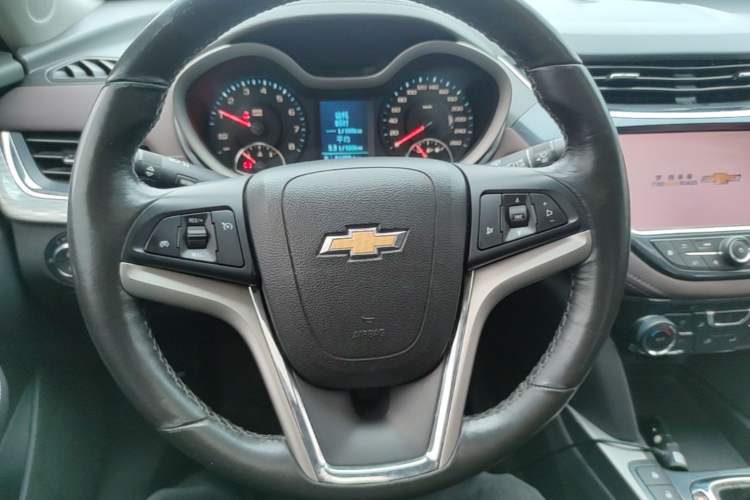 Used Chevrolet Malibu 2017 1.5T Automatic Luxury Edition Steering Wheel