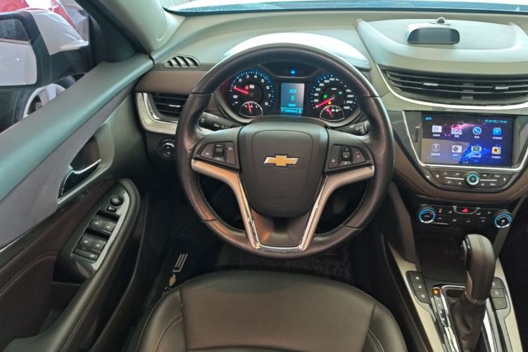 Used Chevrolet Malibu 2017 1.5T Automatic Luxury Edition Steering Wheel