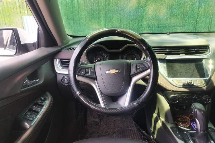 Used Chevrolet Malibu 2017 1.5T Automatic Luxury Edition Steering Wheel