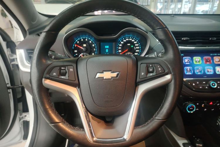 Used Chevrolet Malibu 2017 1.5T Automatic Luxury Edition Steering Wheel