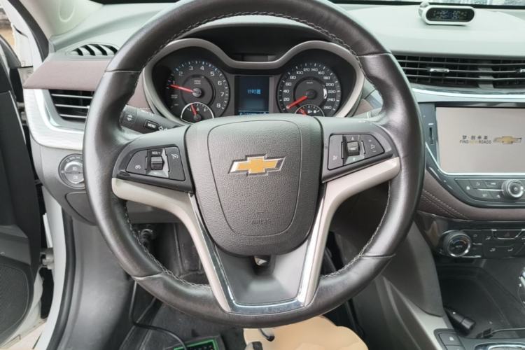 Used Chevrolet Malibu 2017 1.5T Automatic Luxury Edition Steering Wheel