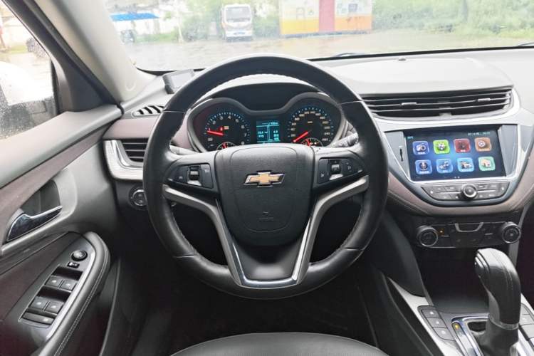 Used Chevrolet Malibu 2017 1.5T Automatic Luxury Edition Steering Wheel