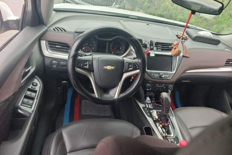Used Chevrolet Malibu 2017 1.5T Automatic Luxury Edition Steering Wheel
