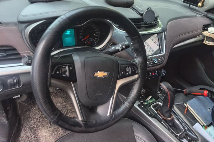 Used Chevrolet Malibu 2017 1.5T Automatic Luxury Edition Steering Wheel
